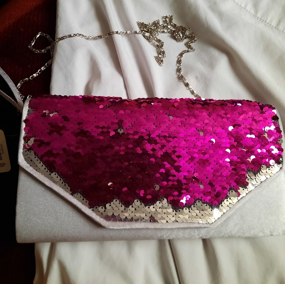 NWT GLAM SASSY EVENING SEQUIN CLUTCH SHOULDER CROSSBODY BAG SILVER
